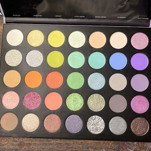 Morphe 351 Icy Fantasy pallet